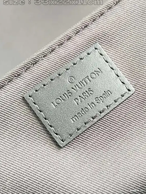 WIS Voyager VUITTON LOUIS Messenger PM-33*22.5*11CM 0704